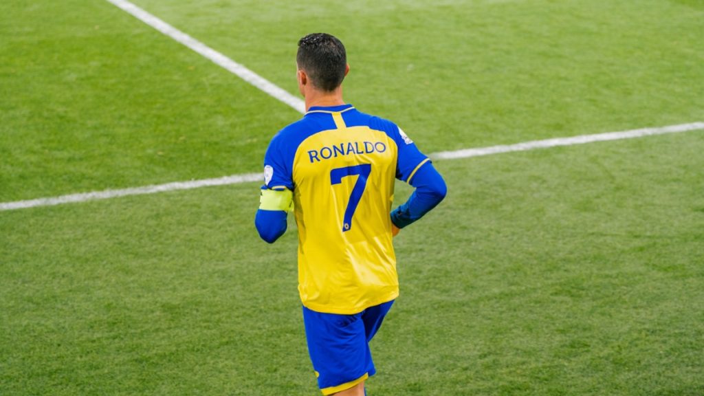ronaldo renew al nassr contract