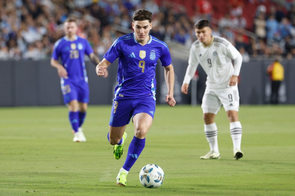 argentina's,julian,alvarez,#9,in,actions,against,the,costa,rica