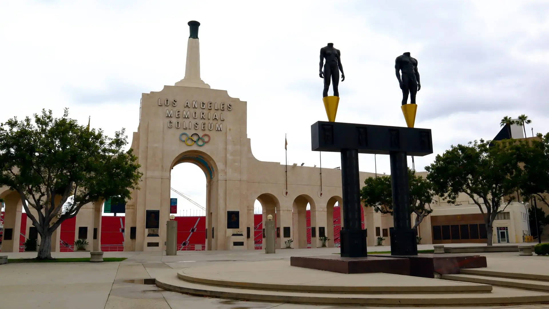 los angeles memorial coliseum in exposition park