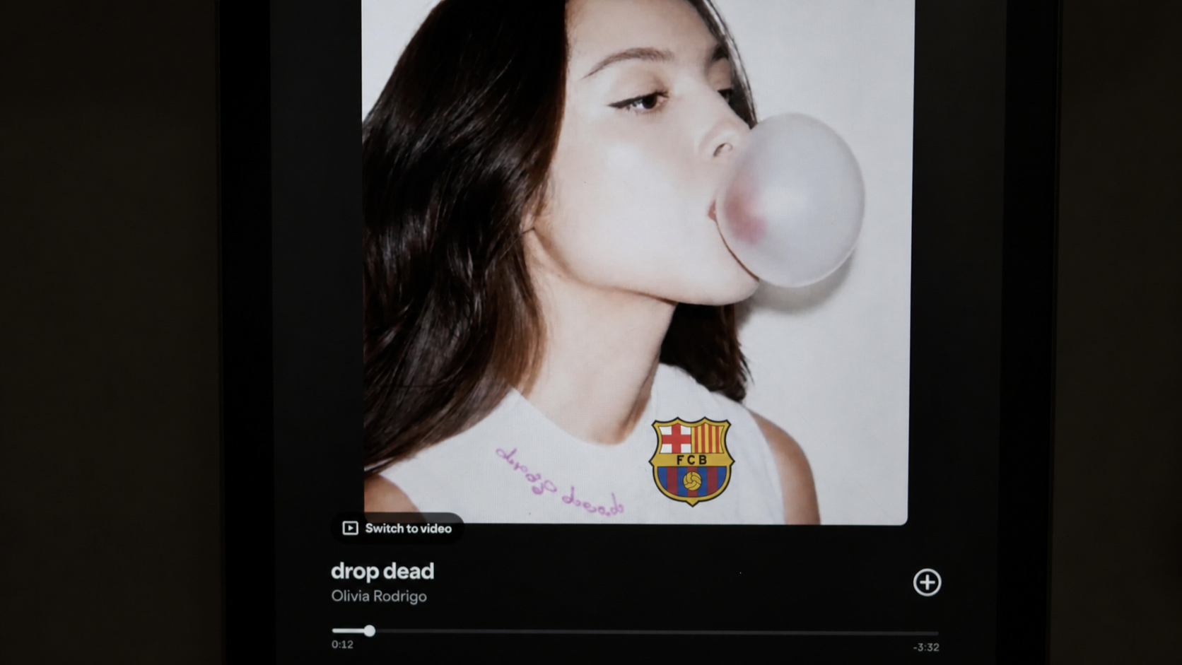 Olivia Rodrigo’s Barcelona shirt gives El Clásico a new Spotify stage olivia rodrigo barca