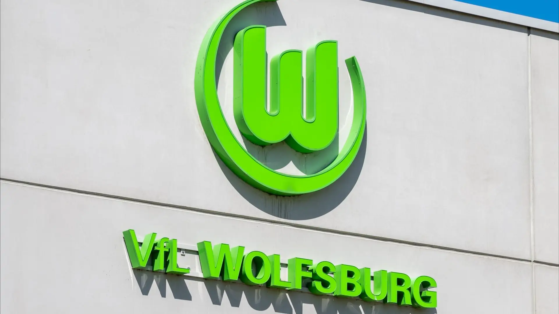 Wolfsburg puts the castle back on its crest wolfsburg