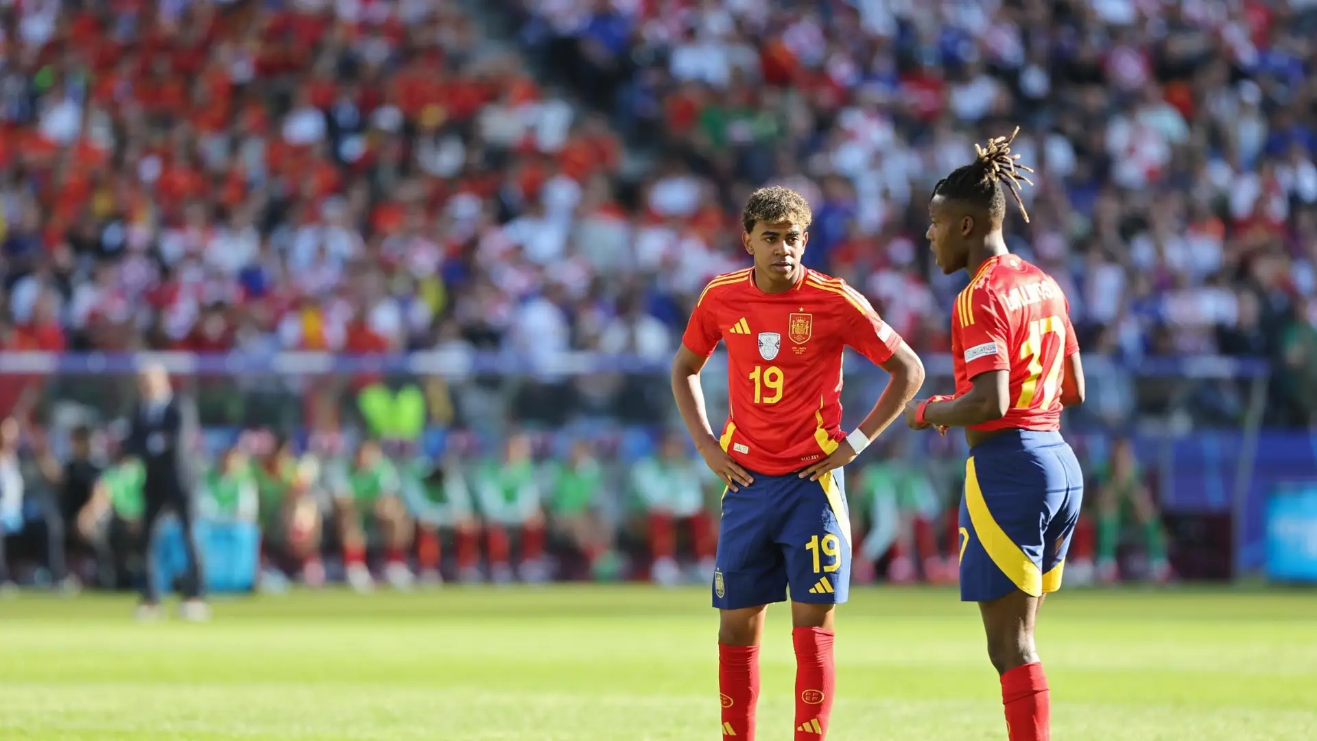 Why Spain is wearing ice vests at the World Cup spain crop 16x9