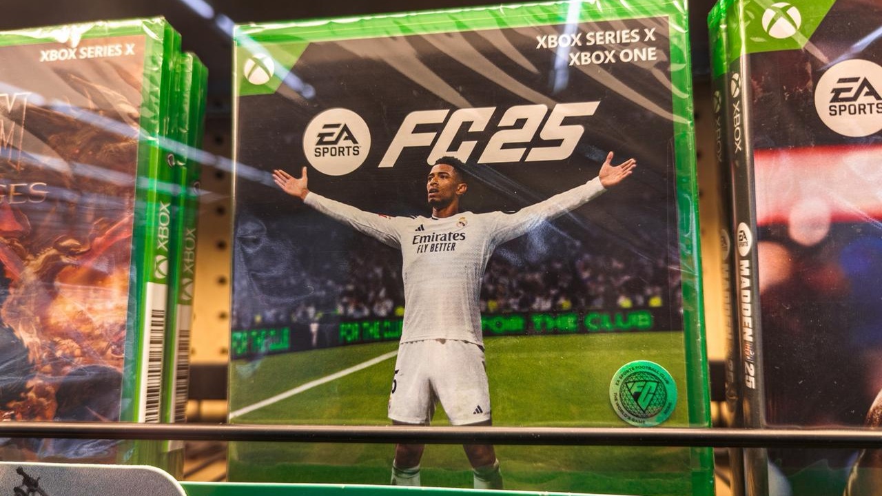 EA Sports FC 25 game case displayed on an Xbox retail shelf